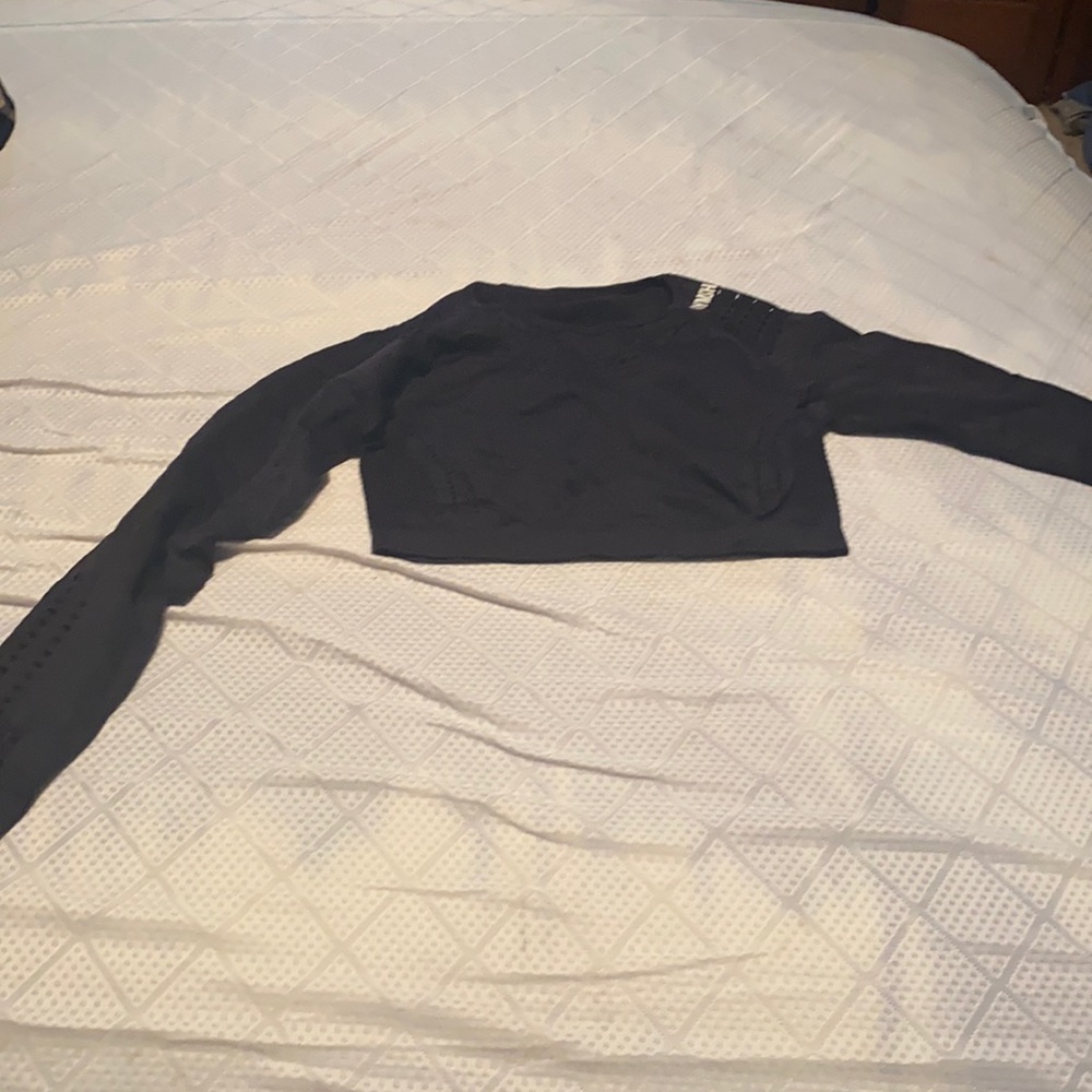 Gym shark medium crop